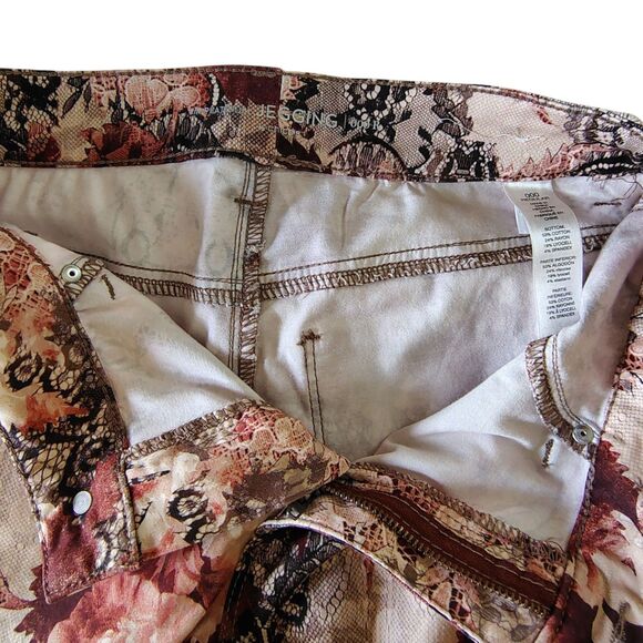 Chico's Floral Lace Print Stretch Ankle Leg Mid-rise Pants Size XS/0 Women's - Picture 3 of 10